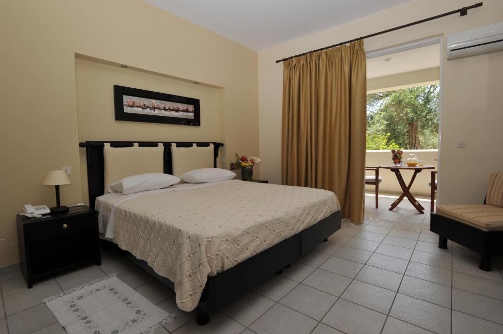 Paxos Club & Complex 4*
